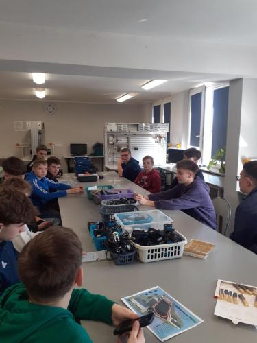 Gra terenowa "Odkrywamy Zetkę" z udziałem klasy 8c